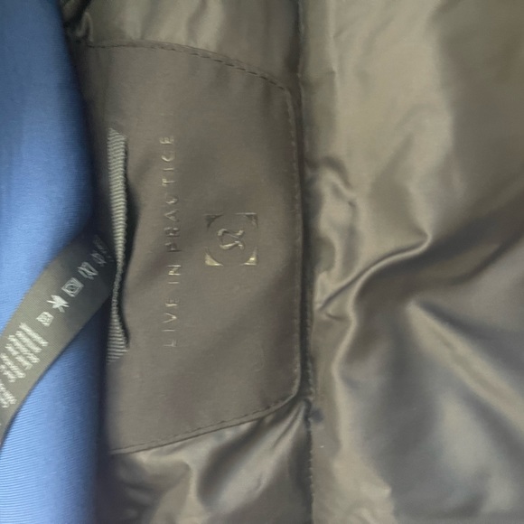 LuLu Lemon Insulated Jacket!! Women’s L - Picture 6 of 7